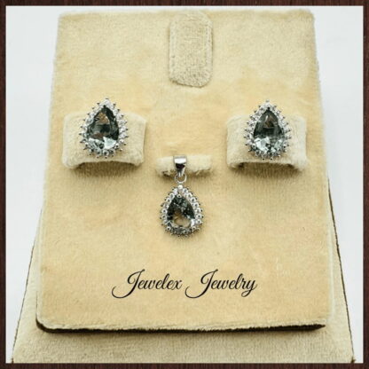 Chromite zircon pendant set