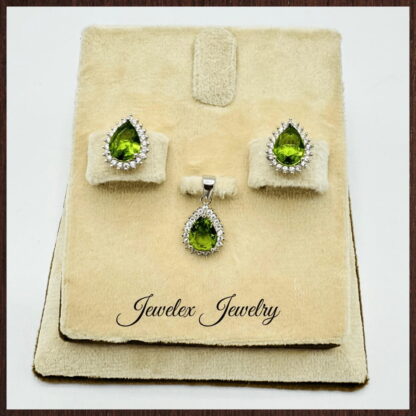 Peridot zircon pendant set