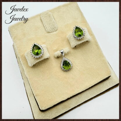 Peridot zircon pendant set