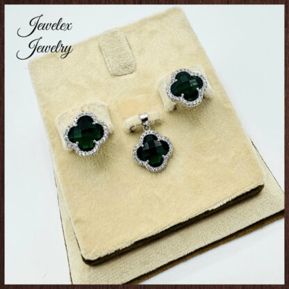 Emerald zircon vanckleef pendant set