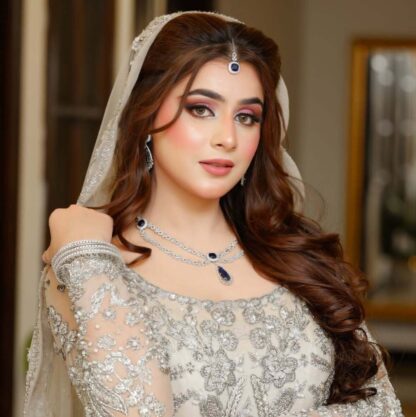 statement diamond look sapphire silver necklace set