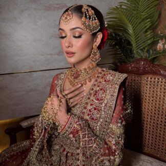 traditional modern look distinction necklace set