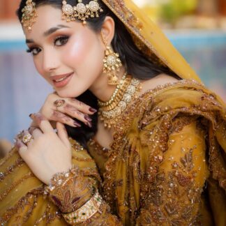 the virasat antique gold bridal set look 2