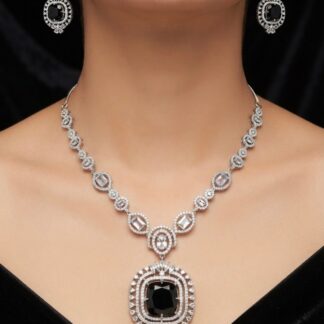 noir empress necklace set